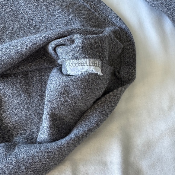 Ellen Tracy Women's Performance Long Sleeve Activewear T-Shirt Gray Large Casual - Picture 5 of 10